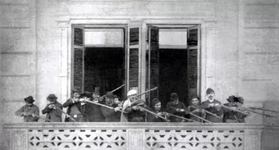 La Revolucin del Parque en 1890, que derroc al presidente Jurez Celman,  antecesor de Carlos Pellegrini.