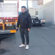 Camioneros acusan discriminación y caos en el paso a Chile