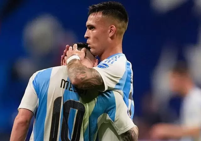 Lionel Messi y  Lautaro Martnez.