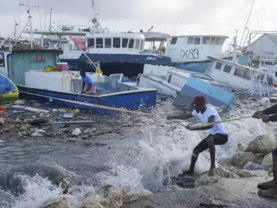 El Huracn Beryl dej millonarios daos en Jamaica