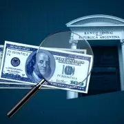 Las medidas que quiere poner en práctica el BCRA para contener al dólar blue