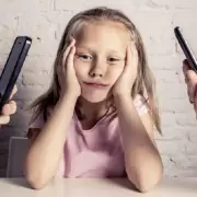 Advierten a padres que no atienden a sus hijos por adicciones digitales