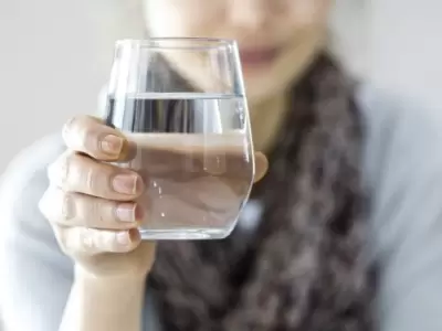 Forma de agarrar un vaso/