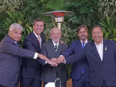 (izq. a der.) Jos� Ra�l Mulino, Panam�; Santiago Pe�a, Paraguay; Lula da Silva, Brasil; Luis Lacalle Pou, Uruguay; Luis Arce, Bolivia.