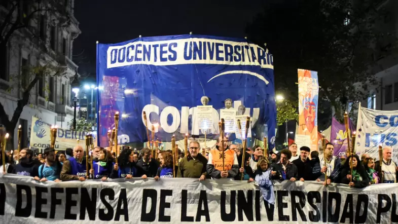 Los docentes pblicos se quejaron sobre el salario que perciben y que estara por debajo de lo que gana mensualmente un empleado de comercio.