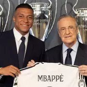 Kylian Mbape retir la credencial de jugador de Real Madrid