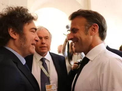 Javier Milei y Emmanuel Macron en la cumbre del 67 en Italia.