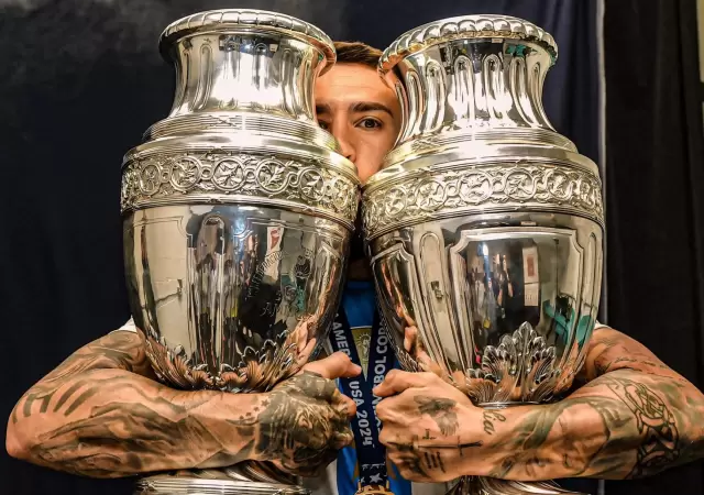 Nicols Otamendi viene de ganar otra Copa Amrica.