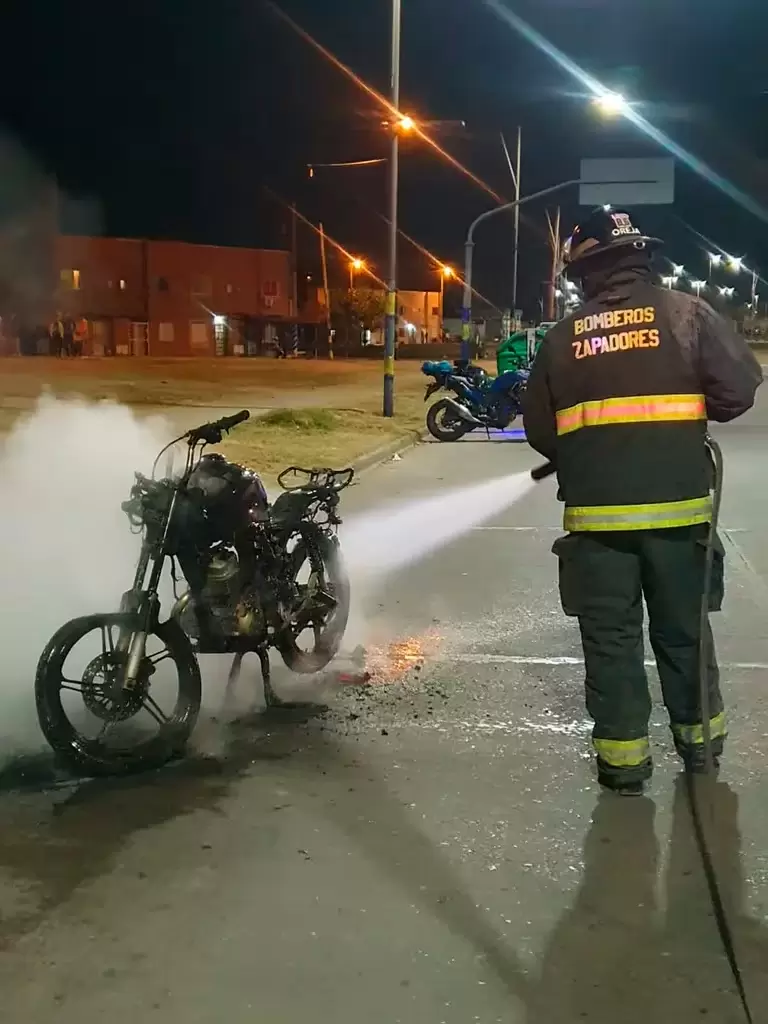 Moto incendiada