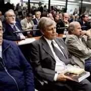 Pedido para que se declare inhbiles a los diputados que visitaron represores