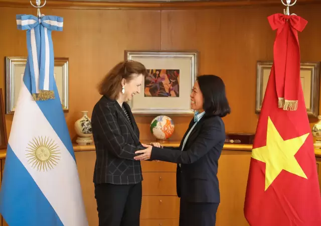 Mondino recibi a la Embajadora de Vietnam, Minh Nguyet NGO