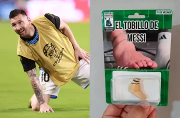 Se trata de un llavero con el tobillo hinchado de Lionel Messi.