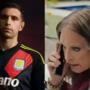 Imperdible: Dibu Martnez y Ozzy Osbourne presentaron la nueva camiseta del Aston Villa