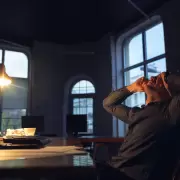 ¿Los noctámbulos pueden superar a un mañanero en creatividad y salud?