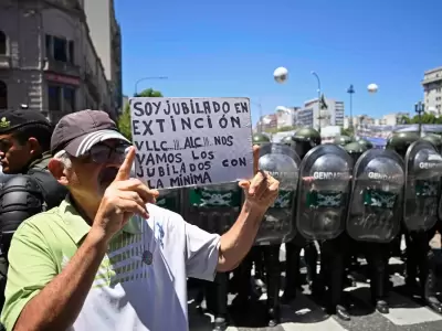 Jubilados volvern a marchar desde el Congreso a la Plaza de Mayo contra el veto de Milei