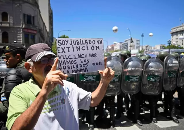 Jubilados volvern a marchar al Congreso contra el veto a la movilidad jubilatoria