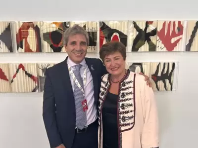 Luis Caputo con la titular del FMI, Kristalina Georgieva.