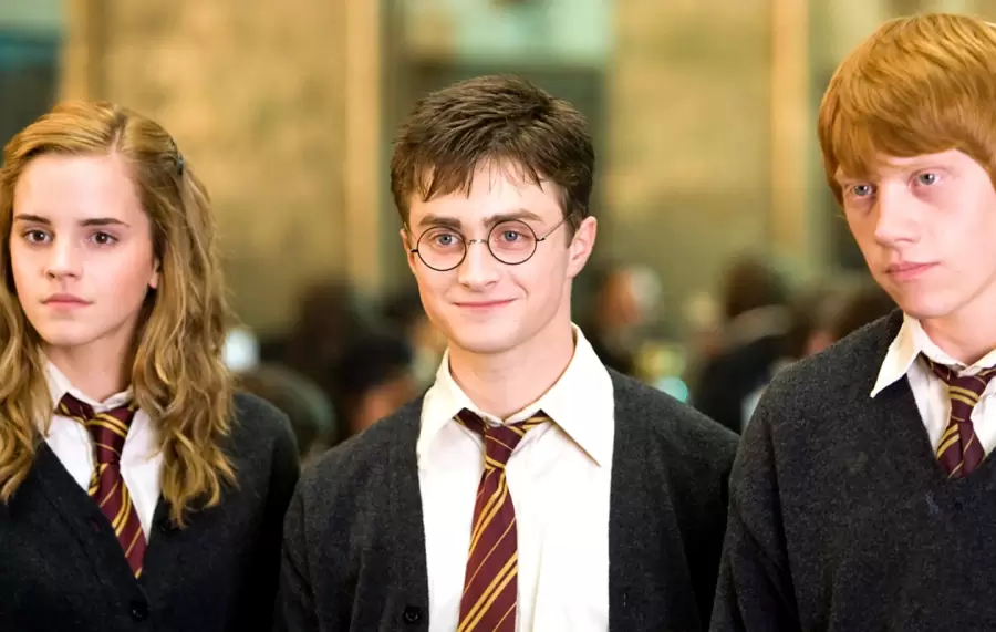 Daniel Radcliffe, Rupert Grint y Emma Watson fueron los protagonistas de la serie desde el comienzo con la pelcula Harry Potter y la piedra filosofal