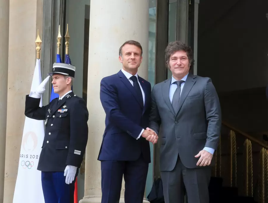 Javier Milei junto a Emmanuel Macron