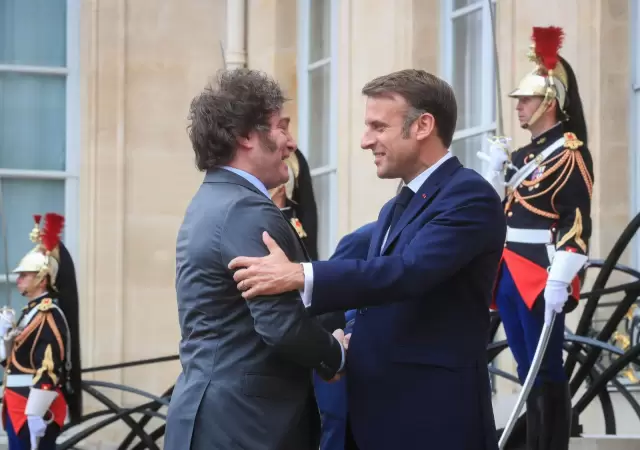 Emmanuel Macron recibe a Javier Milei