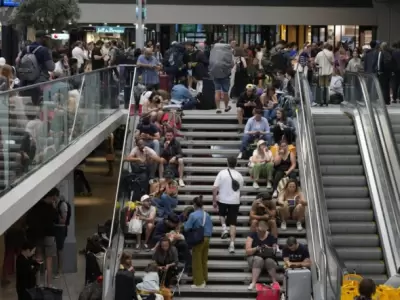 El servicio de trenes fue paralizado en la capital francesa.