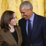 Respaldo clave: Kamala Harris sum el apoyo de Barack y Michelle Obama