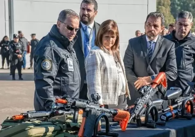 Patricia Bullrich implement nuevas normativas para el uso de armas no convencionales.