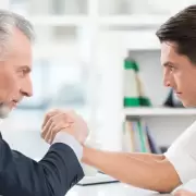 Ascensor social, en retroceso: ¿por qué los jóvenes se sienten peor que sus padres?