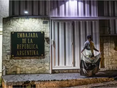 Protestas chavistas ante la legacin argentina