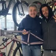 Detalles de la bicicleta de Jos "El Maligno" Torres fabricada en Crdoba