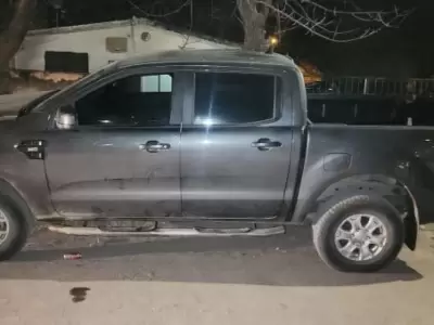 Los ladrones huyeron en una camioneta propiedad de las vctimas.