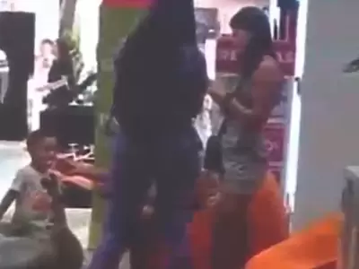 La familia vio una foto de un nene en un shopping de Barranquilla, Colombia y dice que es igual a Loan.