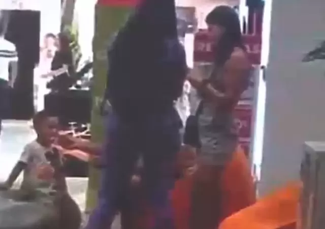 La familia vio una foto de un nene en un shopping de Barranquilla, Colombia y dice que es igual a Loan.