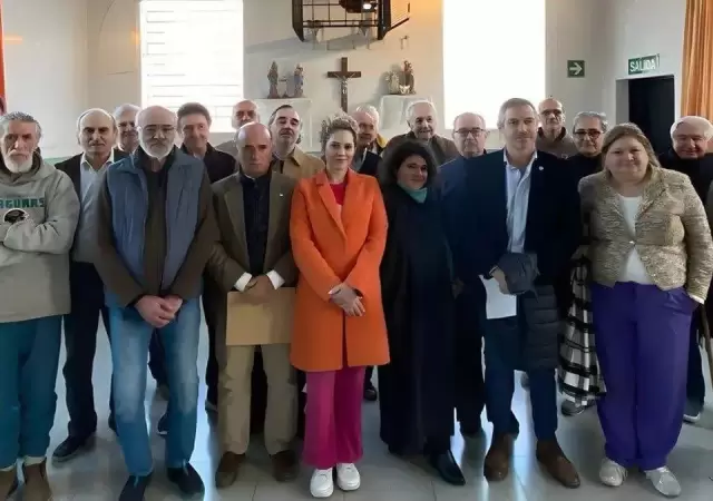 La foto de diputados de LLA junto a represores en la crcel de Ezeiza.