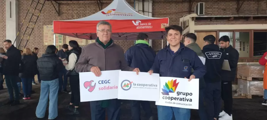 Alfredo Peinado y Arin Nez, de La Cooperativa Empresa Elctrica de Godoy Cruz.