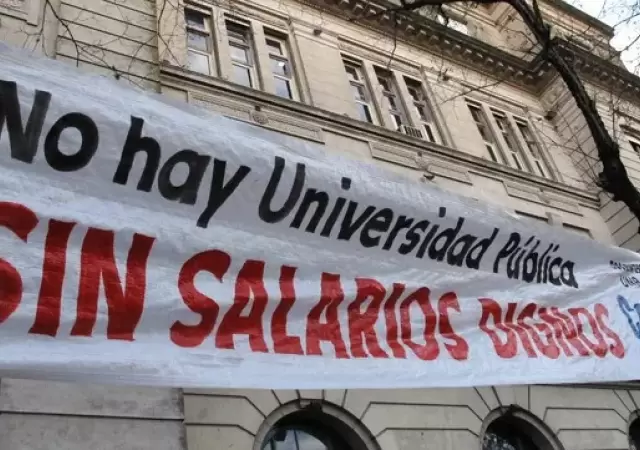 Reclamo salarial de docentes universitarios