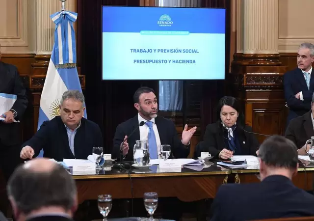 El plenario de comisiones le dio luz verde al proyecto de la oposicin.