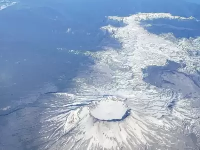 El Volcn Puyehue (del mapuche: puye hue 'lugar de puyes (peces)')1 es un volcn activo del tipo estratovolcn y cono colapsado, de 2240 m s. n. m.