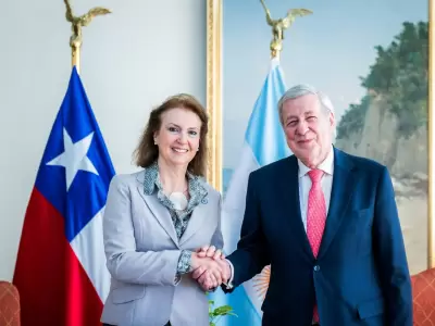 Diana Mondino y Alberto van Klaveren, cancilleres de Argentina y Chile