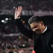 Volvi el Mueco Gallardo, pero River no pudo con un buen Huracn