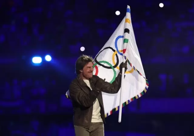 Tom Cruise en el cierre de los Juegos Olmpicos