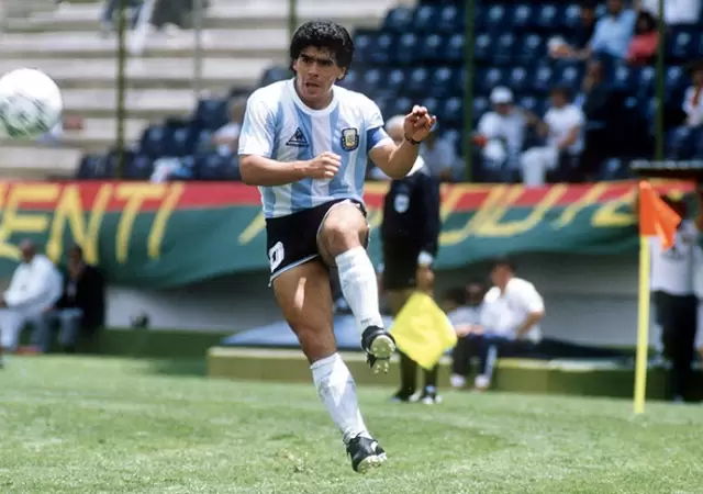 Diego Armando Maradona.