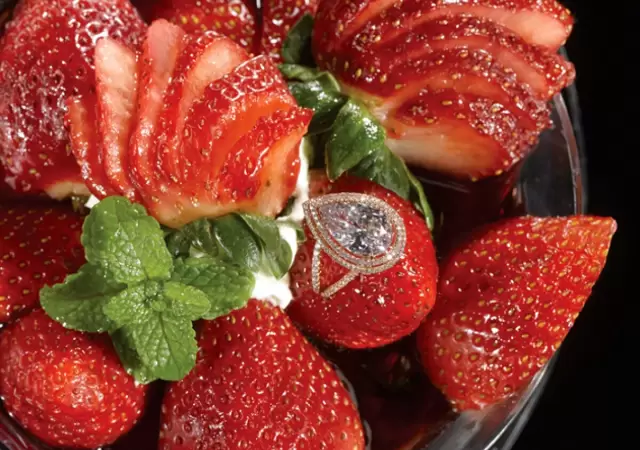 Las fresas Arnaud, una mezcla de orfebrera con gastronoma. (Foto: web)