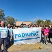 Protesta de ollas vacas por el desfinanciamiento de la educacin