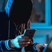 Le duplicaron el n�mero de celular e hicieron 16 transferencias: el banco deber� responder