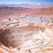 Trabajadores de la mina de cobre ms grande del mundo anuncian un paro