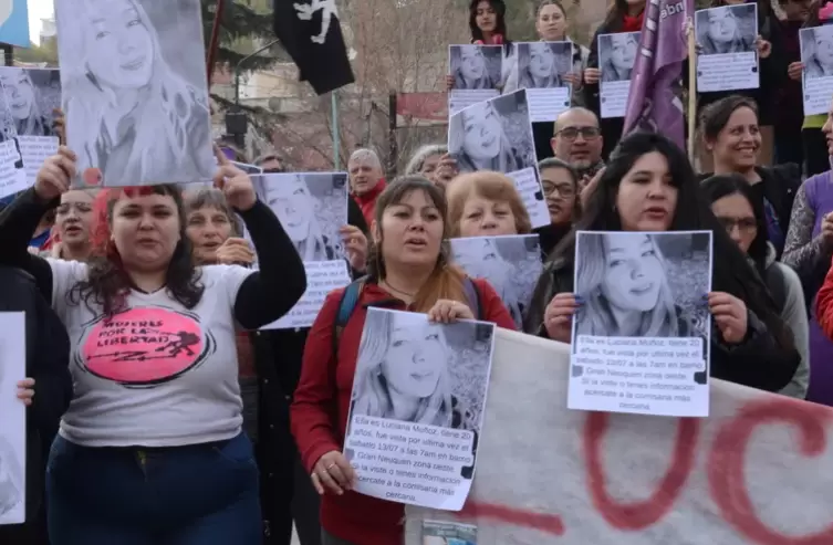 El hallazgo de la mochila se produjo el viernes 2 de agosto a primera hora del da en la escuela ubicada Teodoro Aramendia al 300.