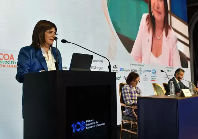 Patricia Bullrich habla ante el Council/