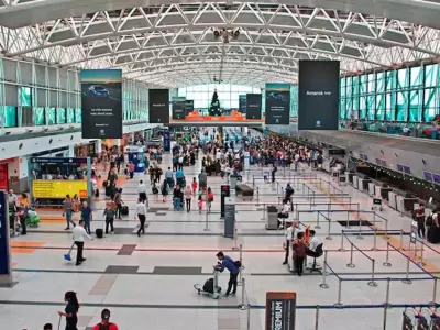 Aumentan los controles sanitarios en aeropuertos.