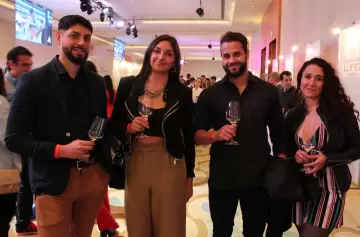 Luis Campos, Paula Quiroga, Nicols Frigole, Jael Albelo, disfrutando algunas de las 600 etiquetas para degustar.